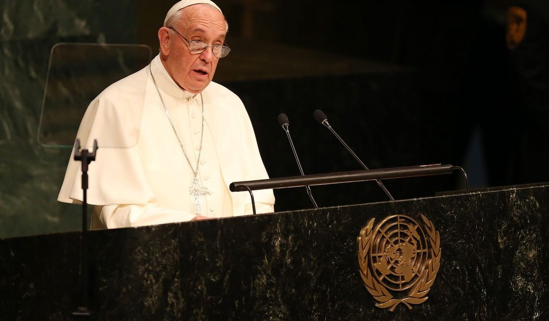 Papa se diz 'profundamente entristecido' com ataques a mesquitas