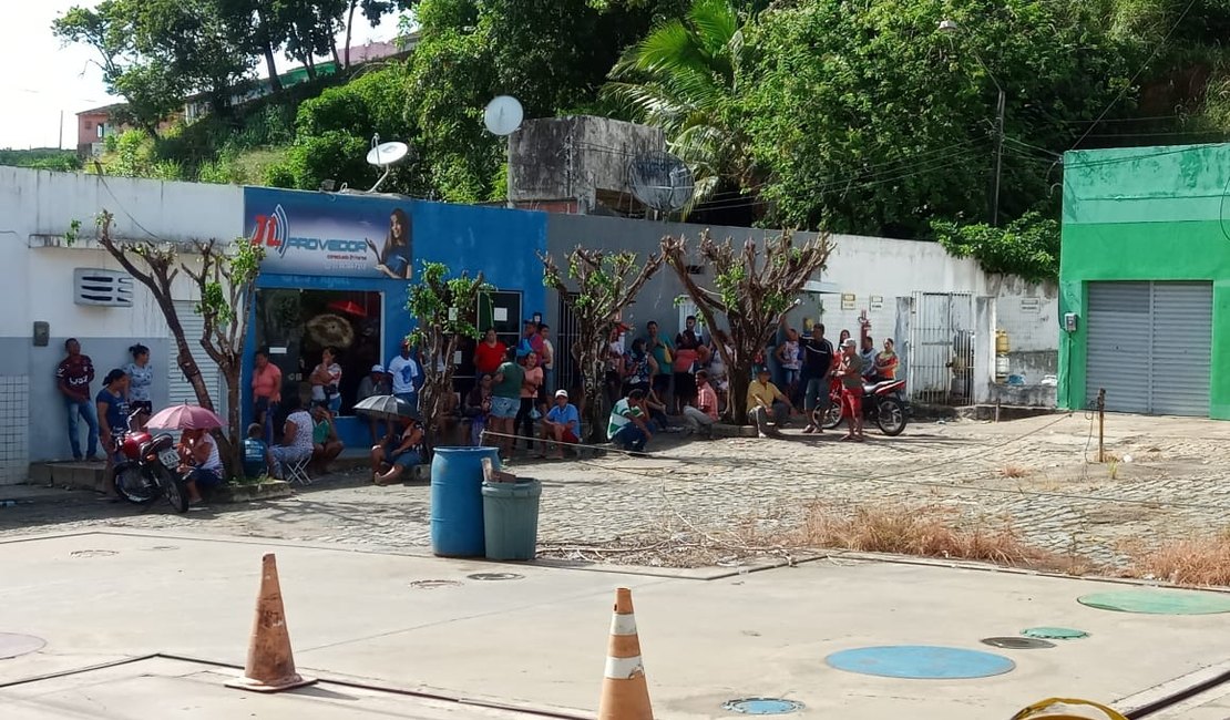 Auxílio emergencial: fila de lotérica em Novo Lino se forma na madrugada