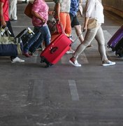 Aeroporto de BH espera mais um voo com brasileiros deportados dos EUA