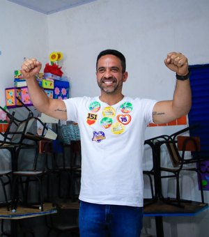 Paulo Dantas vota em Batalha e recebe o apoio da população local