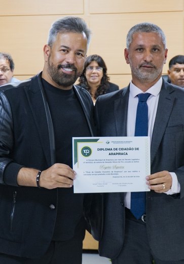 Vereador Alisson da TIM entrega Título de Cidadão Honorário de Arapiraca para Rogério Siqueira