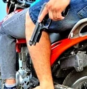Suspeitos de cometer assalto são presos após cair de moto, no Benedito Bentes