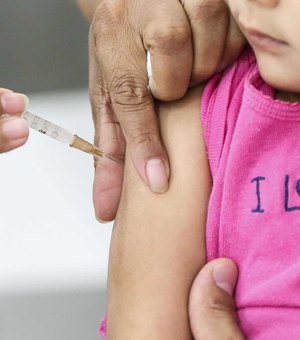 Campanha contra sarampo e pólio vacina 85% das crianças brasileiras