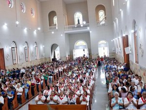 Encerramento da festa de Nossa Senhora do Amparo conta com participação de prefeito