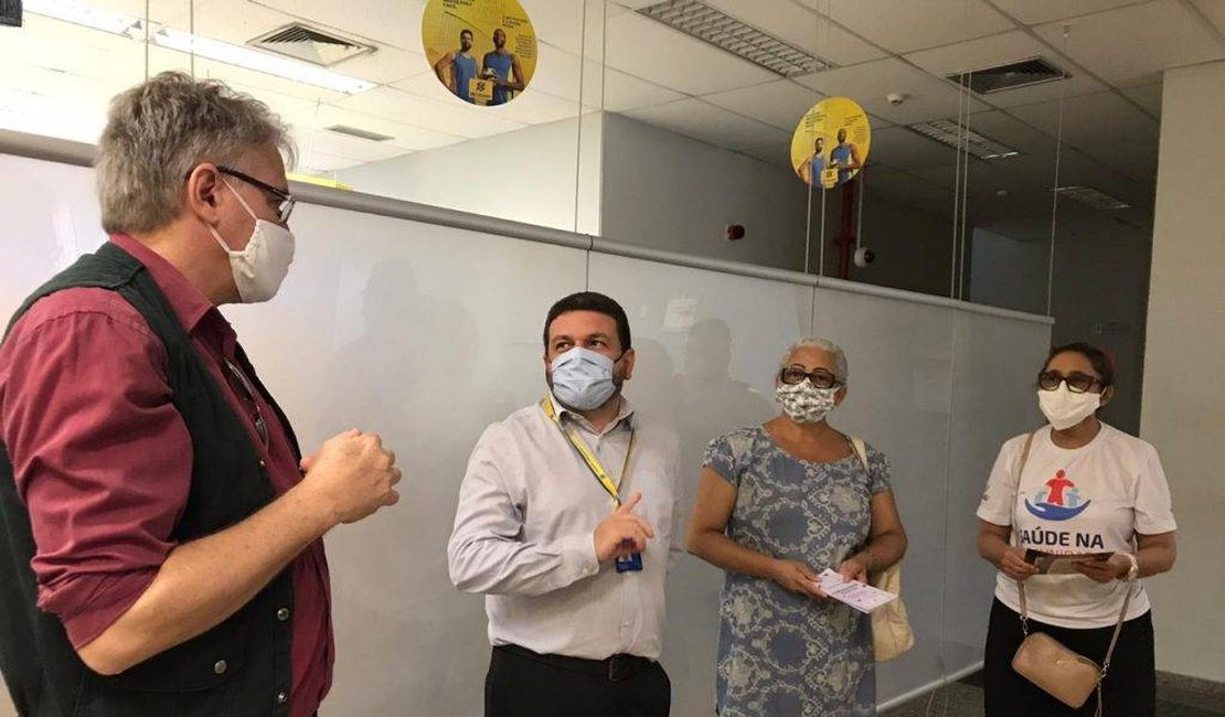 Bancos e estabelecimentos de Arapiraca são alvos de fiscalização sobre uso obrigatório de máscaras