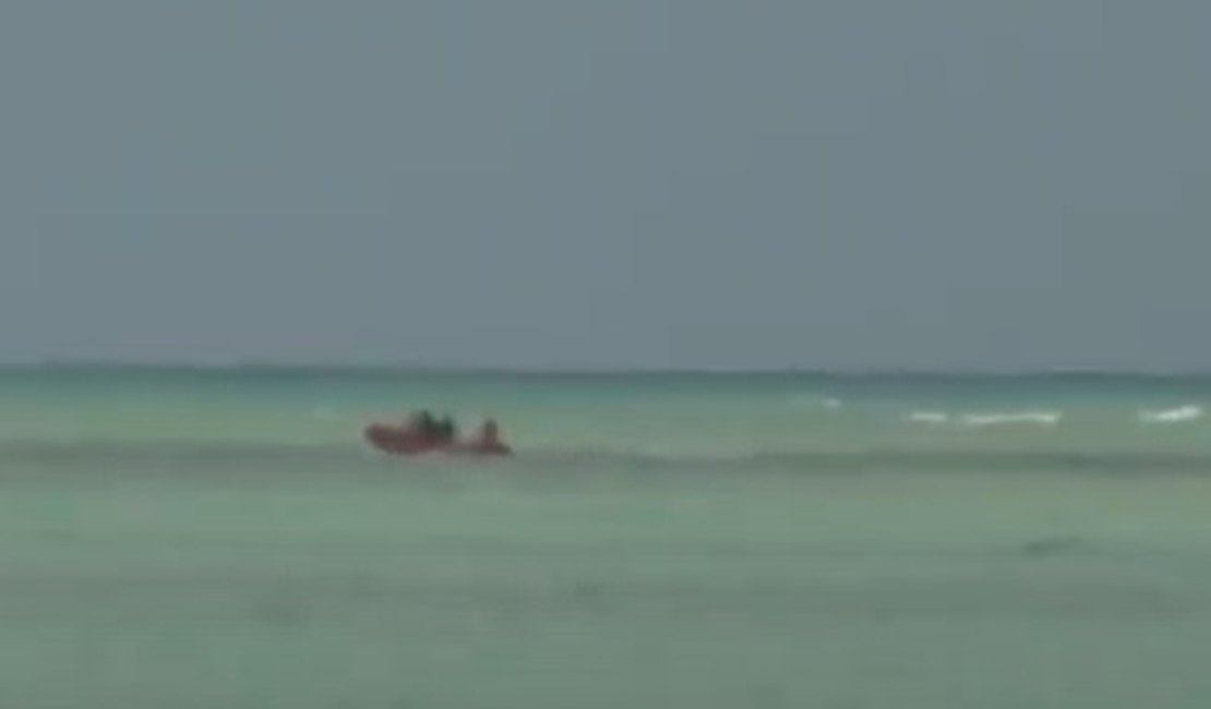 Bombeiros procuram por mergulhador desaparecido na Praia de Pajuçara