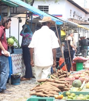 Feira Camponesa ocupa SEADES com alimentos saudáveis e atrações culturais