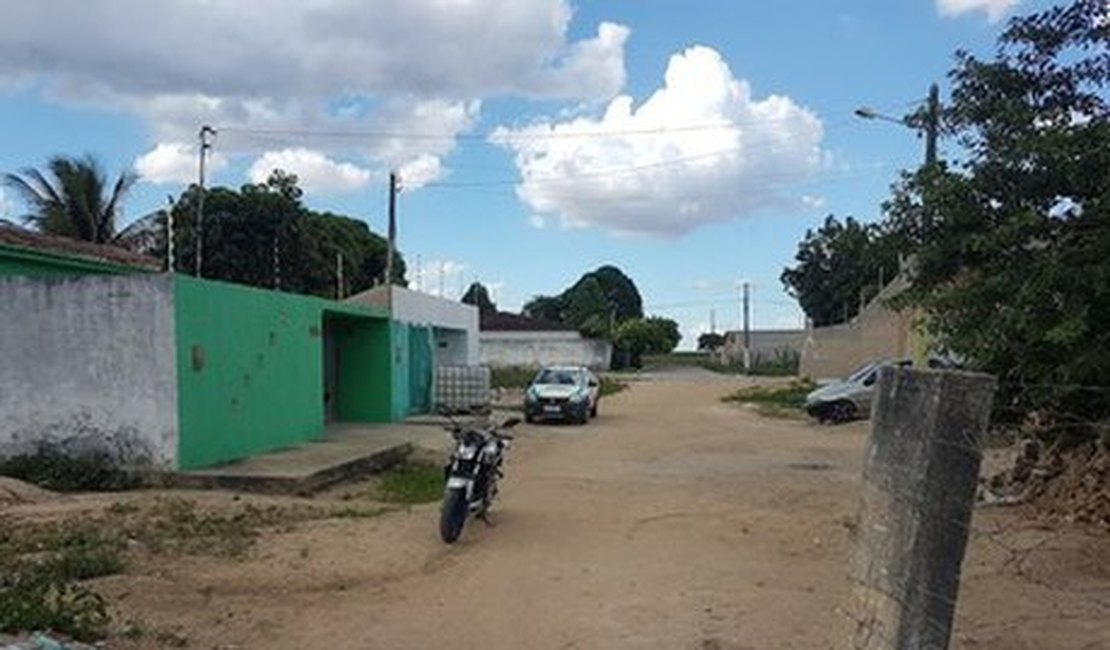 Homem se passa por passageiro e rouba veículo de mototaxista, em Arapiraca