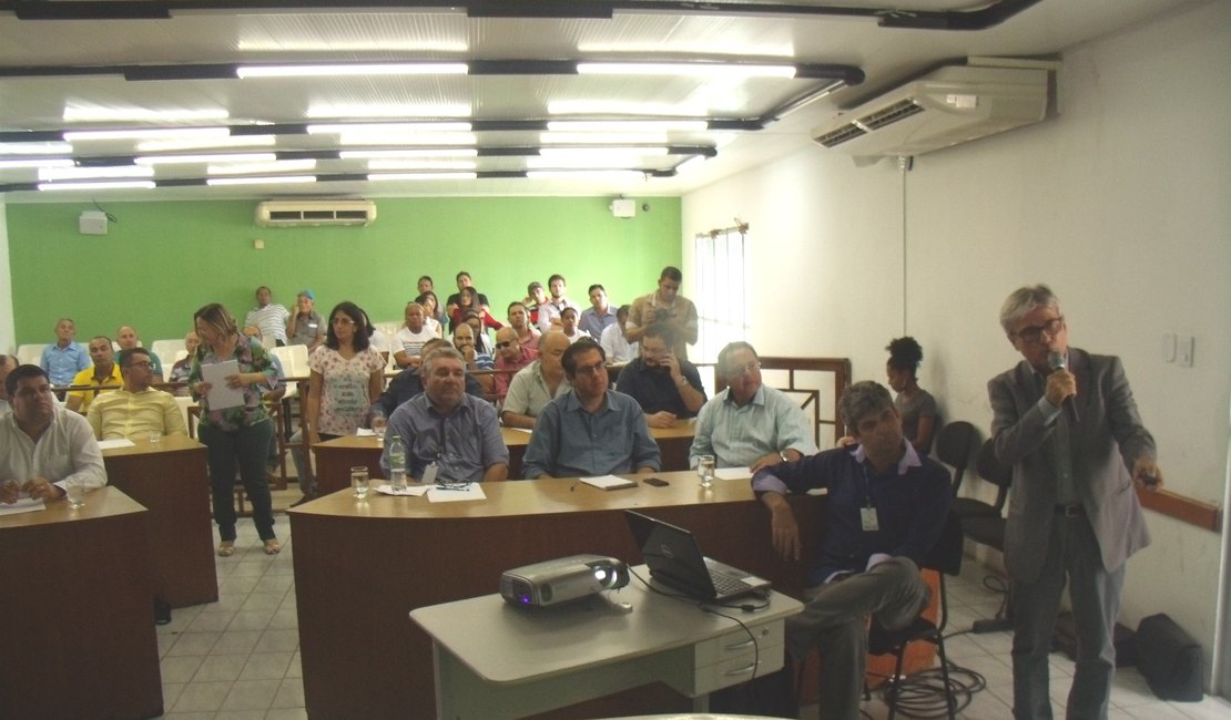 Em audiência pública, vereadores discutem problema da falta de água em Arapiraca 