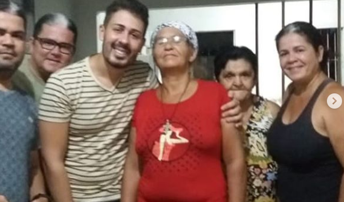 Carlinhos Maia confirma que fez as pazes com família biológica