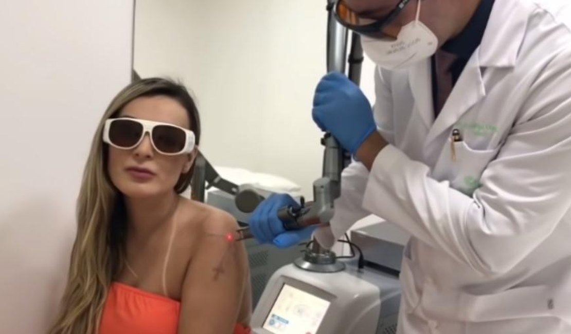 Andressa Urach faz remoção de tatuagens: 'Incomodam porque sou modelo'