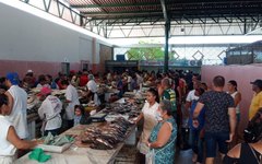 Aglomeração de pessoas no Mercado Público de Arapiraca