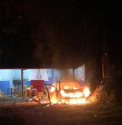 [Vídeo] Jovem é esfaqueado e carro é incendiado em Porto Calvo