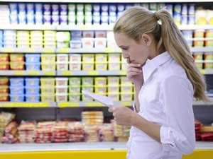 Intenção de consumo das famílias é a menor desde 2010, diz CNC