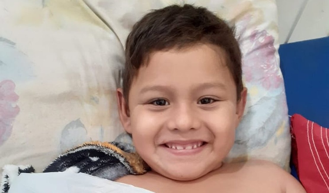 Menino morre após ser atendido por braço quebrado em hospital; mãe afirma que ele tomou 4 anestesias