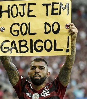 Flamengo atropela Palmeiras no Maracanã e volta à liderança