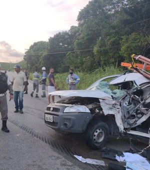 Colisão entre veículos deixa jovem morto na rodovia AL 105
