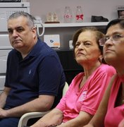 Alfredo Gaspar visitou o Grupo Mama Renascer e ouviu as demandas acerca do câncer de mama em Alagoas
