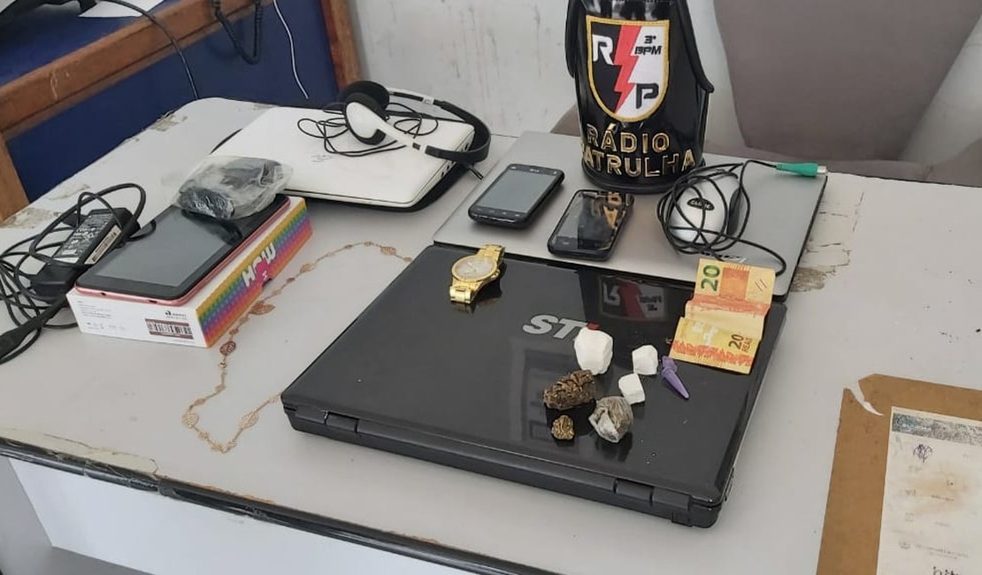 Homem furta notebooks, vende para uma mulher e os dois são presos em Arapiraca