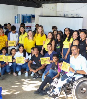 Educação de Maceió e Esmal realizam palestra em escola sobre o Setembro Amarelo