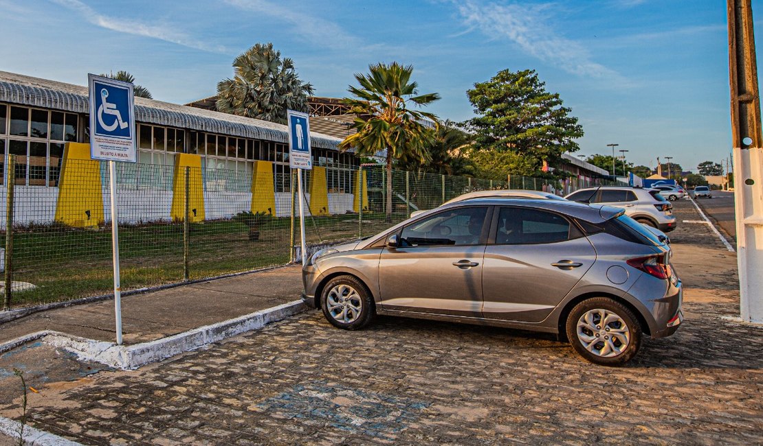 Prefeitura alinha melhorias para promover acessibilidade a pessoas com deficiência e idosos