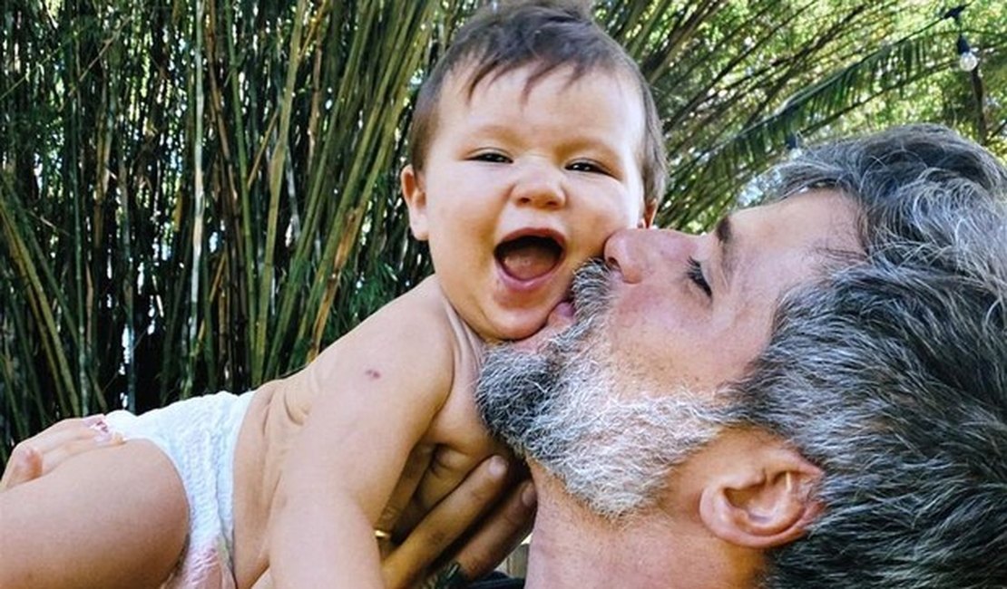 Bruno Gagliasso celebra os 9 meses do filho caçula, Zyan: 'O dia todo é dele'