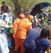 Motorista perde controle, colide contra árvore e deixa três feridos em Major Izidoro 
