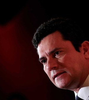 Moro manda PF abrir inquérito por suposta ameaça de youtuber a Bolsonaro