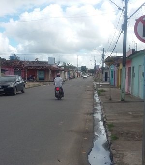 Moto abandonada há três dias em calçada de Arapiraca tem registro de furto