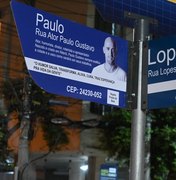Placas da Rua Ator Paulo Gustavo são instaladas em Niterói