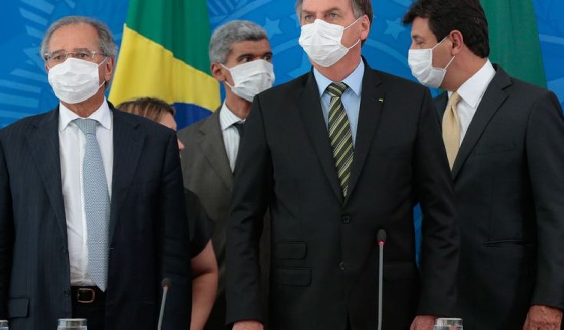 Bolsonaro anuncia plano de R$ 85,8 bi para fortalecer Estados e municípios