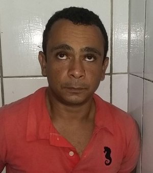 Homem é preso acusado de tráfico de drogas na Feirinha do Tabuleiro