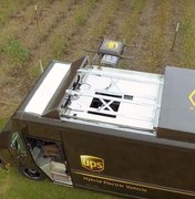 Empresa de correios dos EUA demonstra entrega por drone