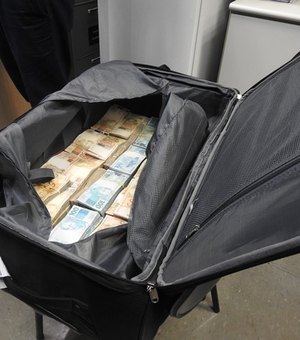 PF apreende R$ 860 mil dentro de mala em Cumbica