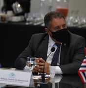 Em Brasília, chefe do MPAL assina acordo de proteção aos direitos humanos