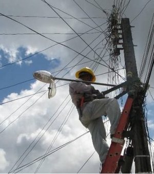 Eletrobras desligará rede elétrica da Ponta Verde nesta segunda-feira (31)