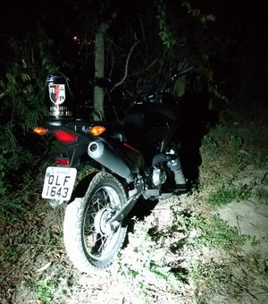 Moto furtada é recuperada pela Polícia Militar no bairro João Paulo II
