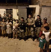 [Vídeo] Moradores ajudam a combater incêndio em residência no Benedito Bentes