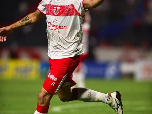 Anselmo Ramon celebra boa fase após primeiro gol em clássicos no CRB