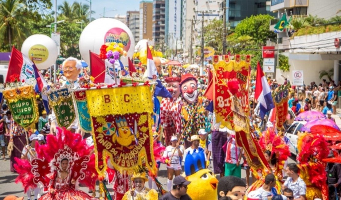 Prévias carnavalescas: Fique de olho em alterações no trânsito e previsão do tempo