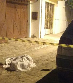 [Vídeo] Criminosos matam jovem e sequestram outra vítima em Arapiraca 