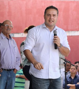 Renan Filho garante que vai inaugurar adutora de Jaramataia ainda este ano 