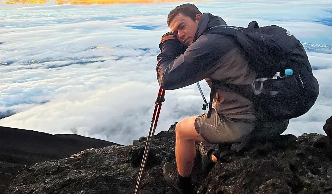 No Japão, Whindersson Nunes abre álbum de escalada ao Monte Fuji