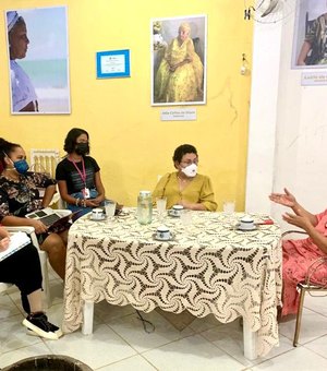Tereza Nelma leva curso da Fiocruz para mulheres de comunidades tradicionais em diversos estados