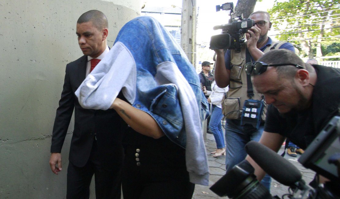 Mulher e cunhado de ex-PM suspeito de matar Marielle e Anderson são presos