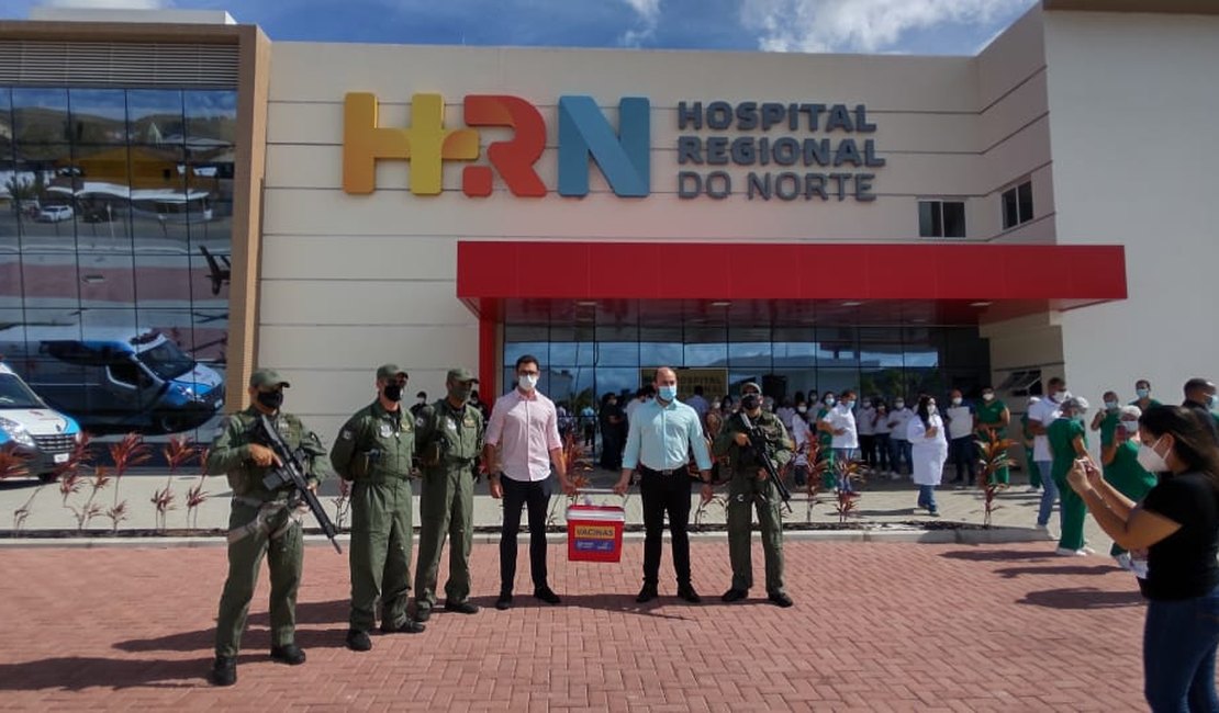 [Vídeo] Vacinas contra Covid-19 chegam ao Hospital Regional do Norte