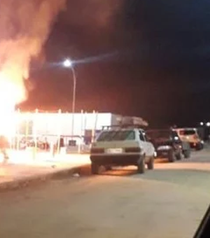 [Vídeo] Carro de churros pega fogo em Campo Alegre