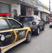 Agentes da SMTT abordam mais um veículo com queixa de roubo durante fiscalização