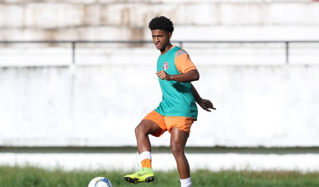 CSA confirma contratação de lateral ex-Santa Cruz