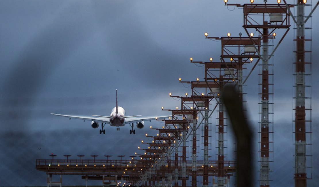 Governo Bolsonaro tenta atrair 40 empresas aéreas para o Brasil